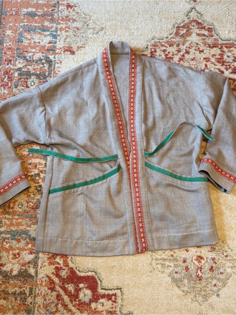 Source Unknown Gray Open-Front Jacket with Green Trim and Red Accent